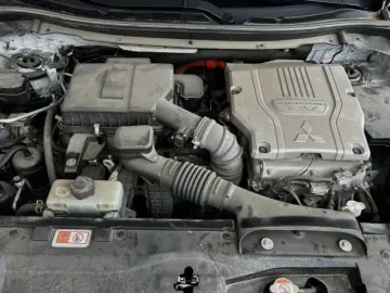 MITSUBISHI ECLIPSE CROSS 2.4 PHEV Intense CVT 4WD