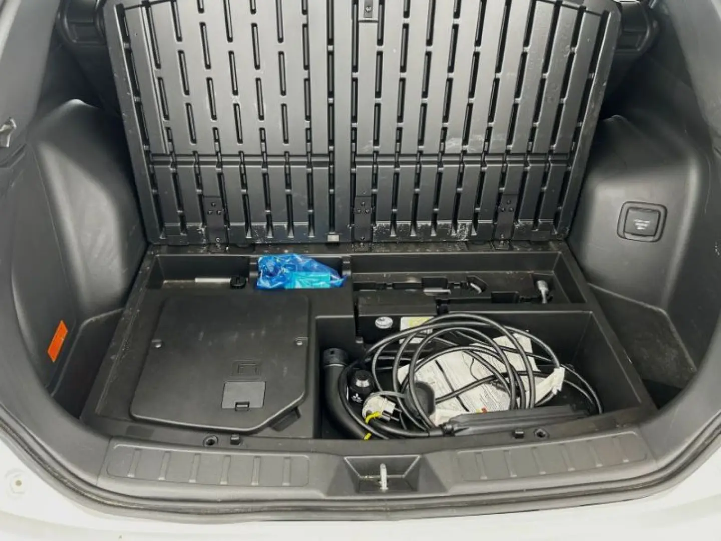 MITSUBISHI ECLIPSE CROSS 2.4 PHEV Intense CVT 4WD