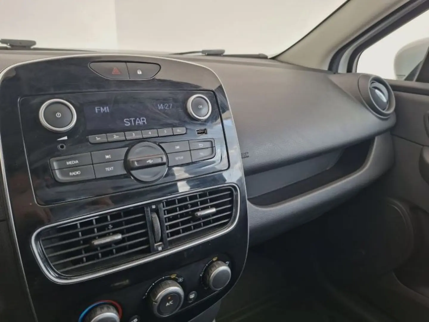 RENAULT CLIO 1.0 TCe 100CP Life