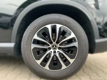 GLC 220 d 4M Avantgarde MBUX Pano Distr LED 360