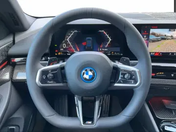 BMW 530 e Pachet M Sport Head-Up AHK