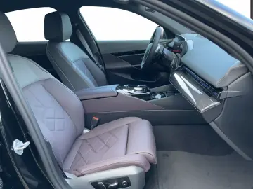 BMW 530 e Pachet M Sport Head-Up AHK