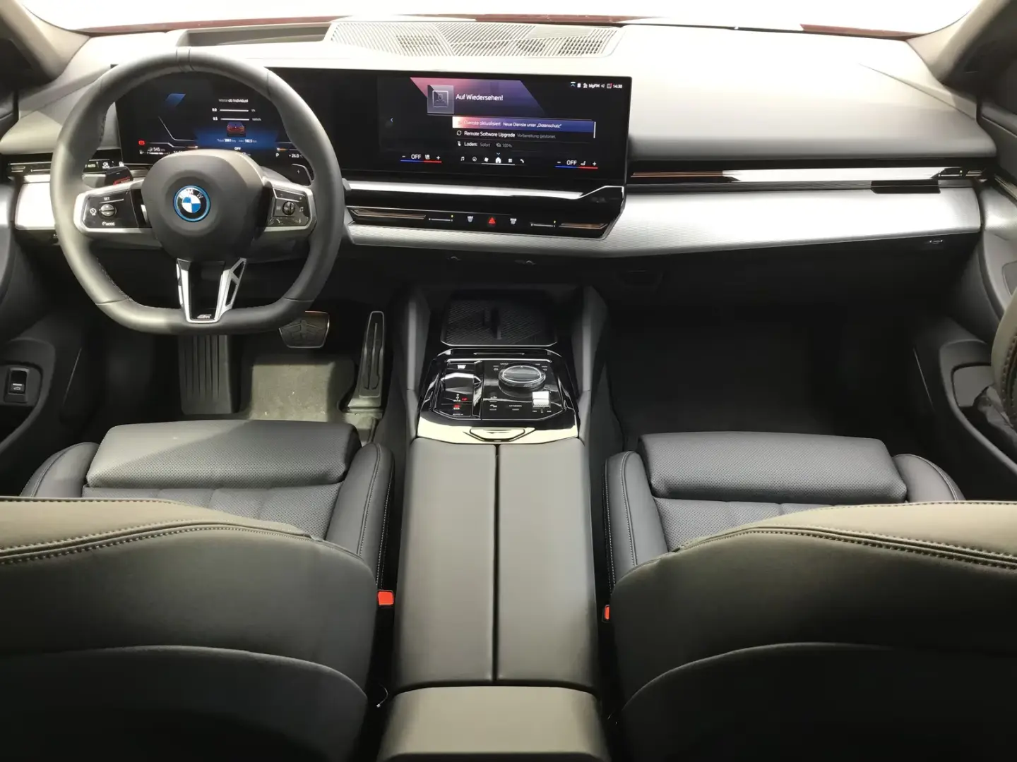 BMW 530 e xDrive M SPORT ICONIC GLOW