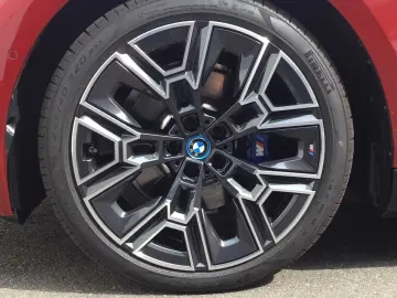 BMW 530 e xDrive M SPORT ICONIC GLOW