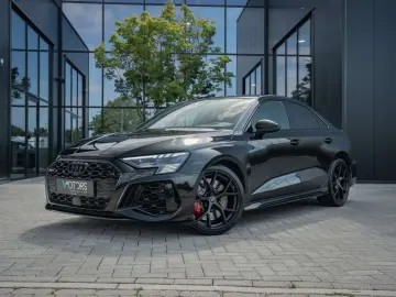 RS3 RS3 TFSI Limousine quattro S tronic
