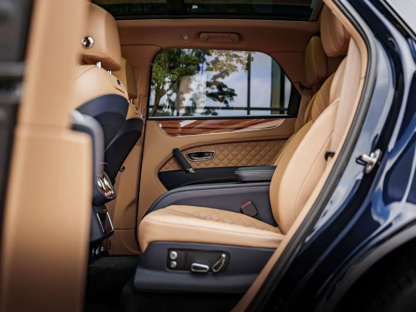 Bentayga Bentayga Hybrid