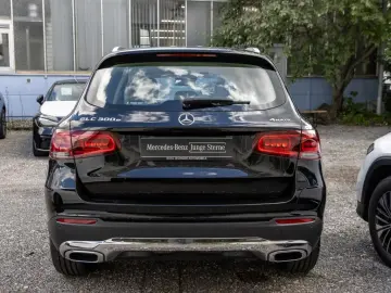 GLC 300 e 4M  AHK Cam Distr LED TotW MBUX Navi