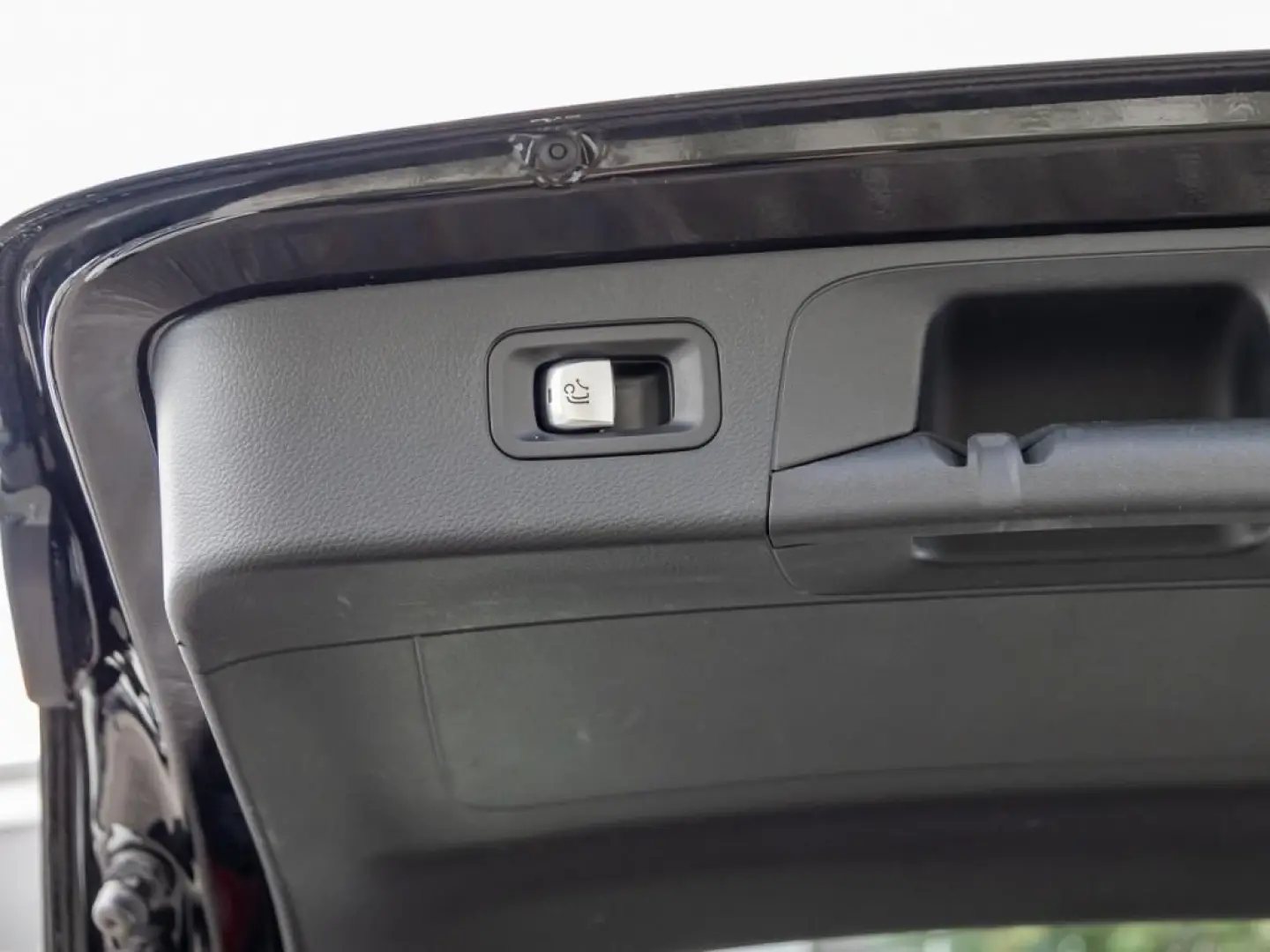 GLC 300 e 4M  AHK Cam Distr LED TotW MBUX Navi