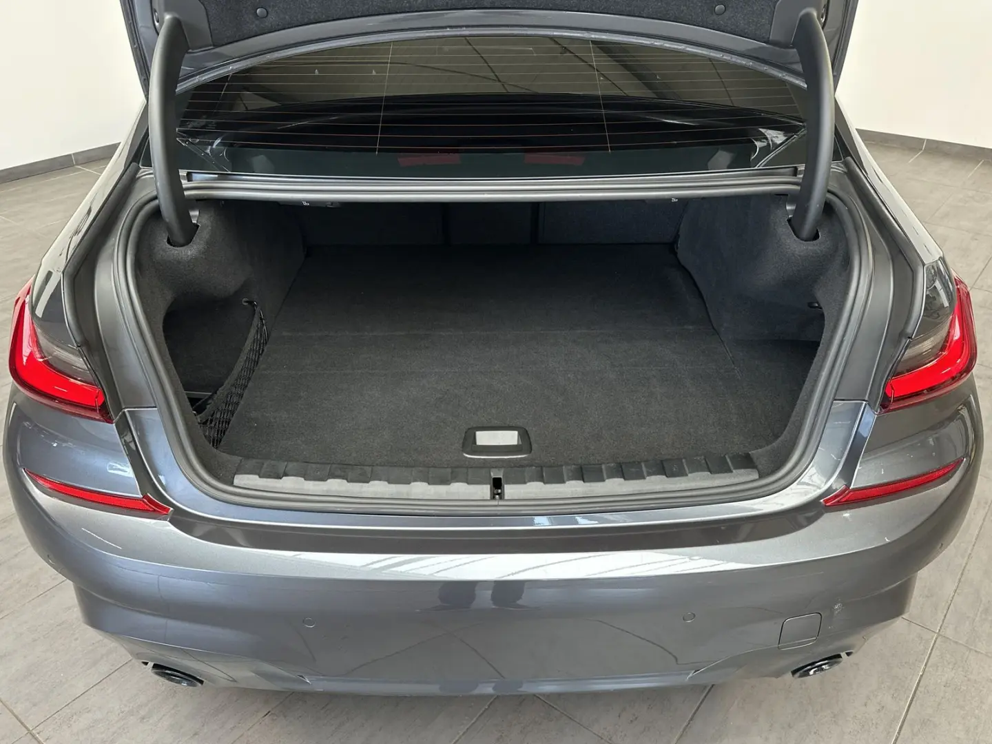 330e Limousine M-Sport NAV LED TEMPOMAT 18ZO PP