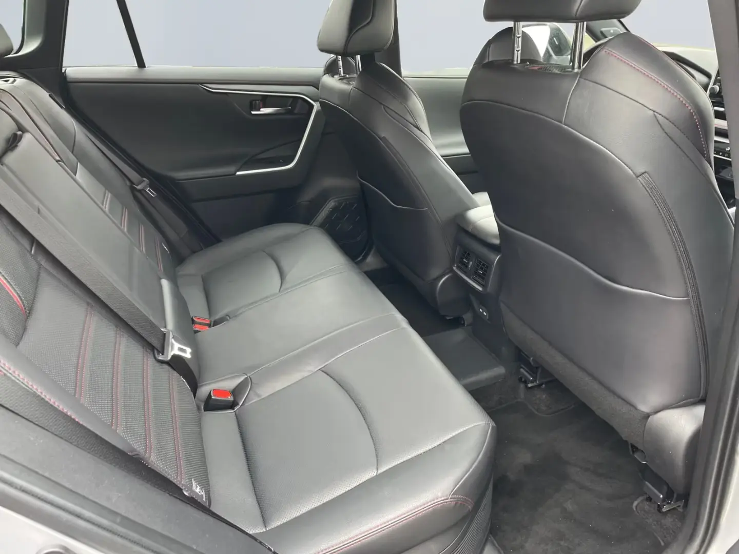 Toyota RAV4 Plug-in Hybrid Technology & Style