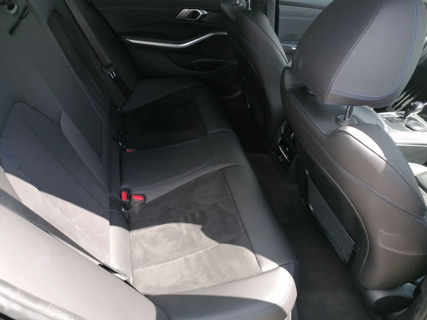 330 e Limousine M Sport 19'' Laserlicht HuD HiFi