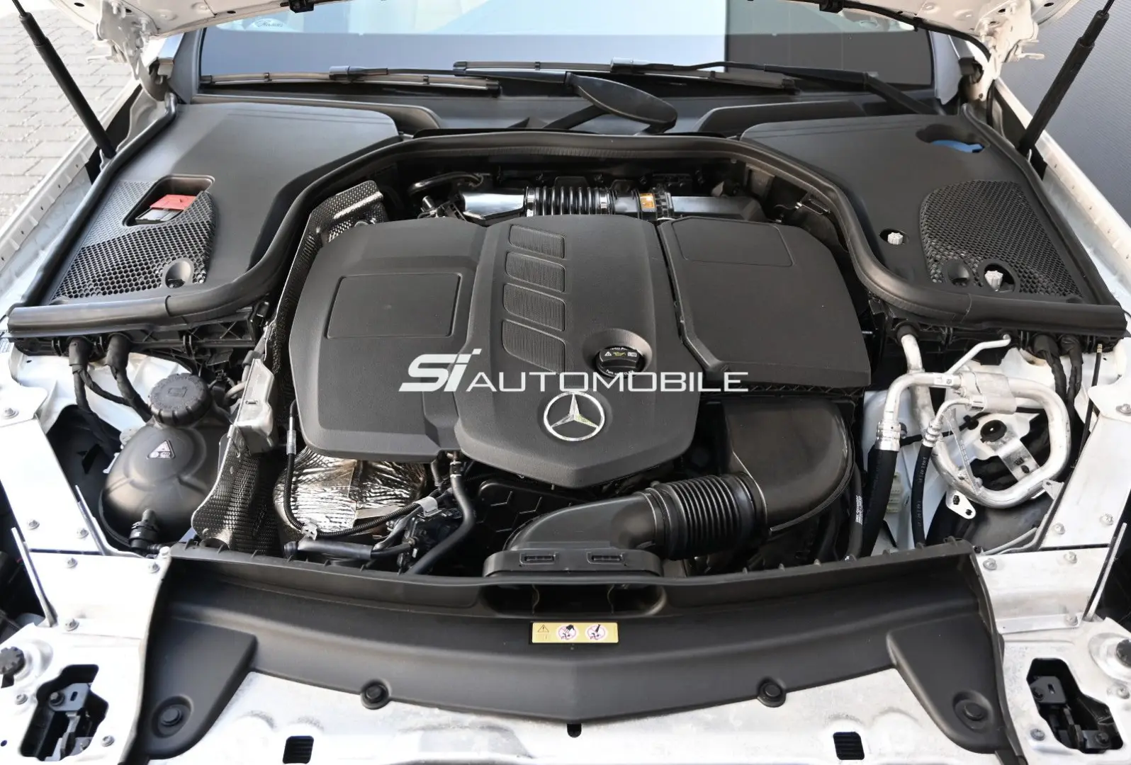 E 220 d 4MATIC Exclusive  AHK PANO STANDHEIZUNG