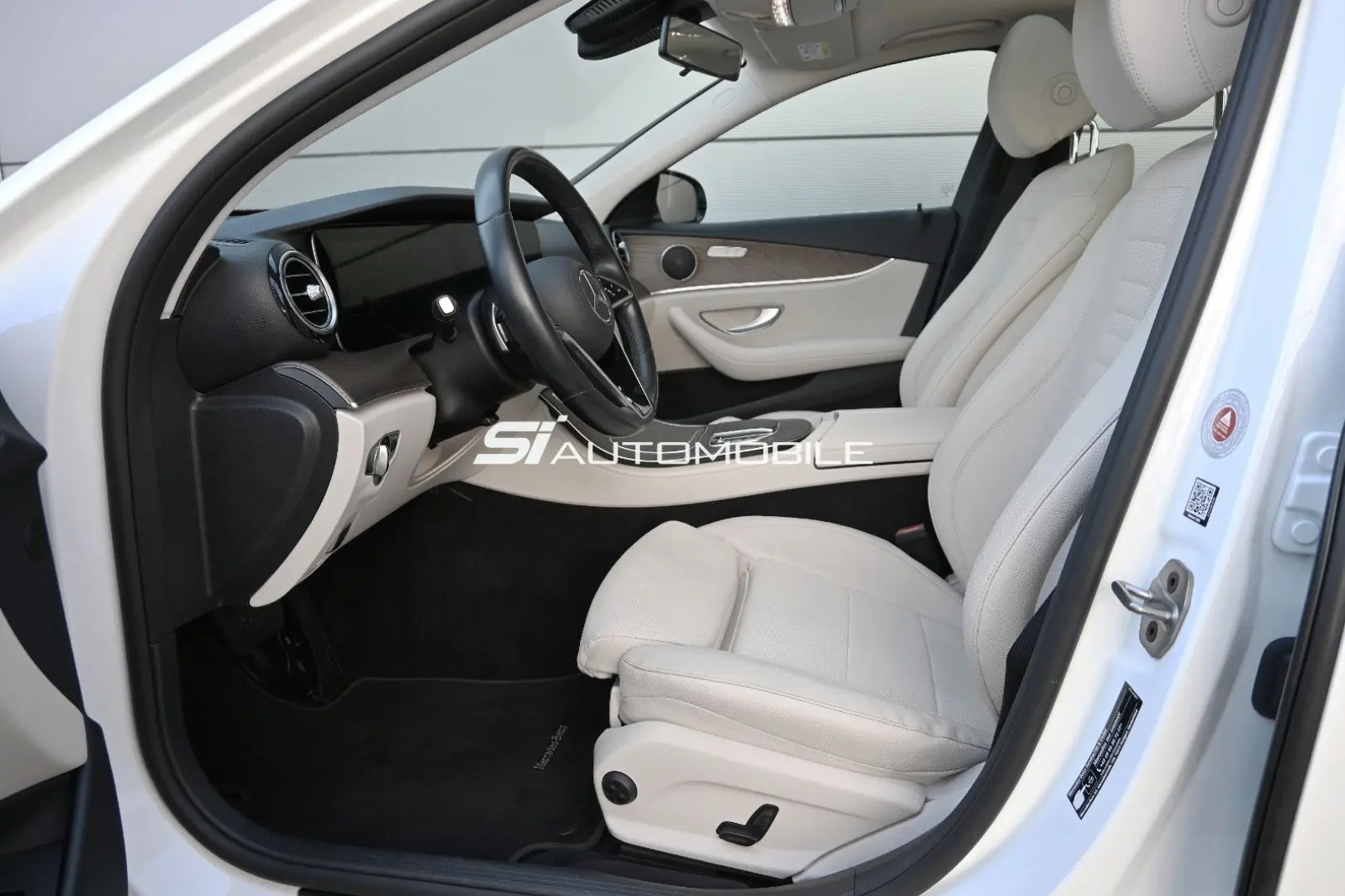 E 220 d 4MATIC Exclusive  AHK PANO STANDHEIZUNG