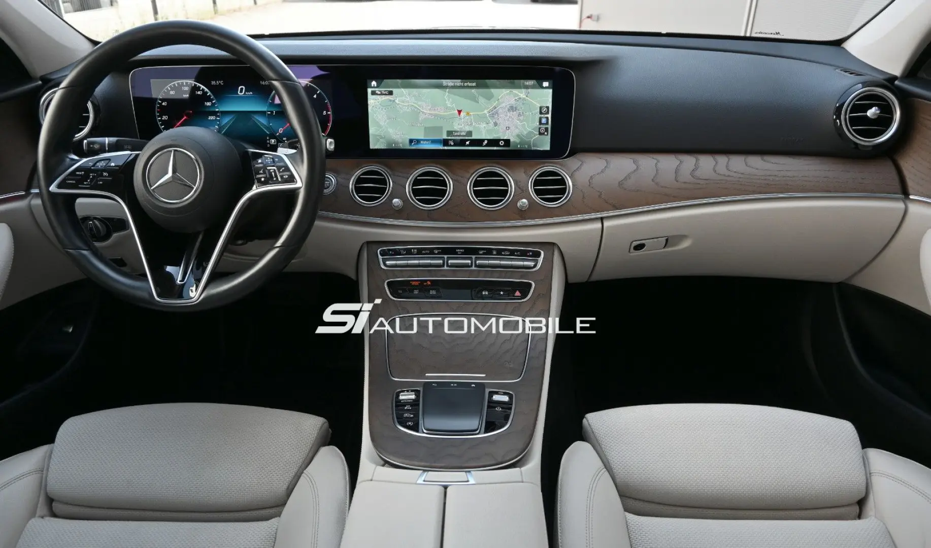E 220 d 4MATIC Exclusive  AHK PANO STANDHEIZUNG