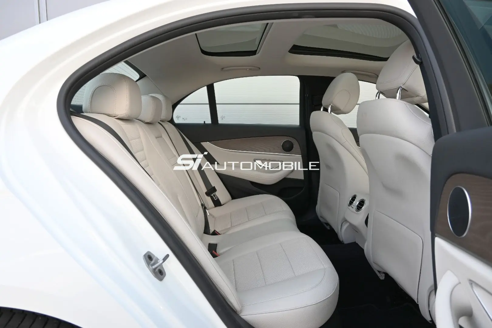 E 220 d 4MATIC Exclusive  AHK PANO STANDHEIZUNG