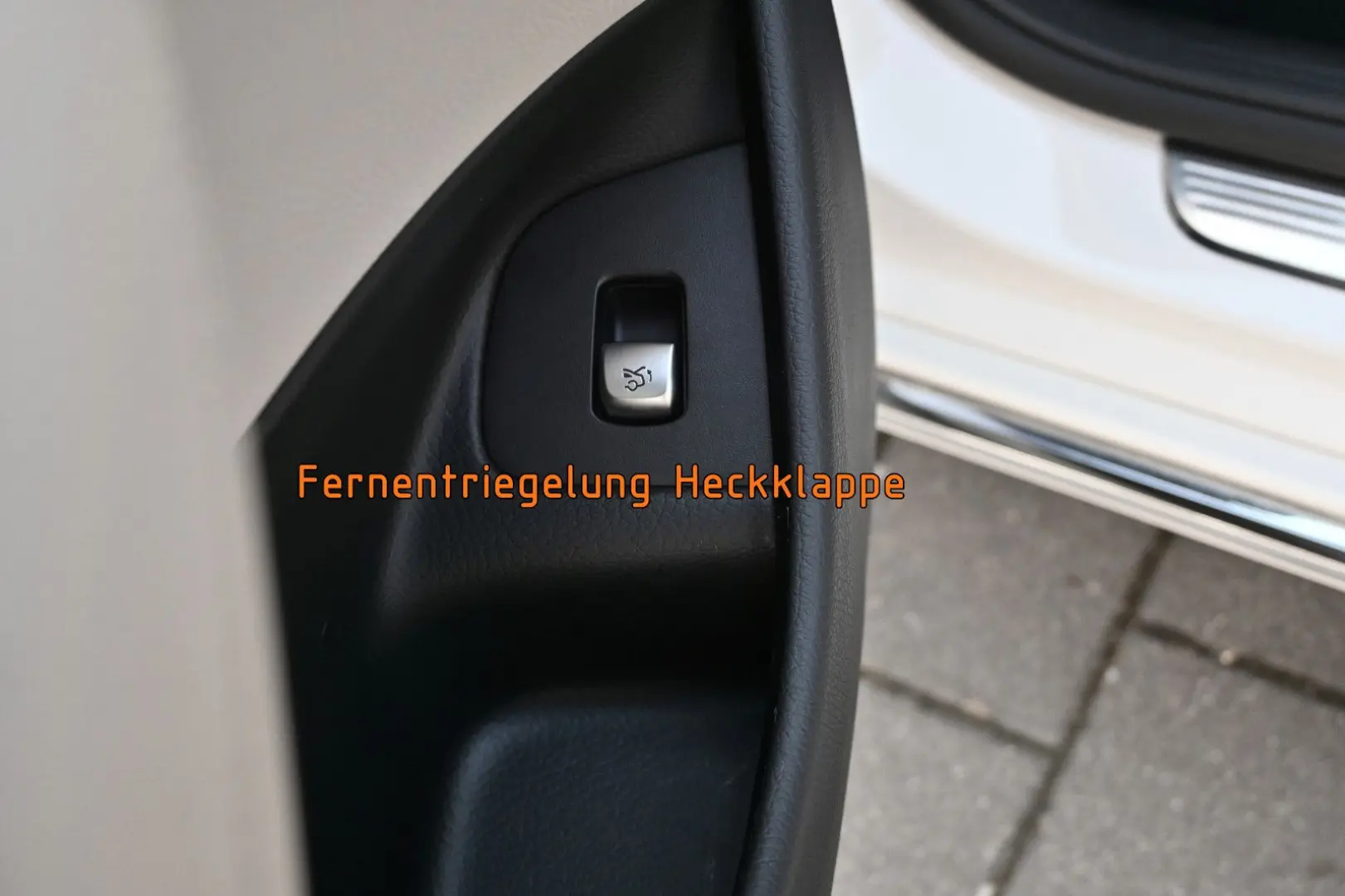 E 220 d 4MATIC Exclusive  AHK PANO STANDHEIZUNG