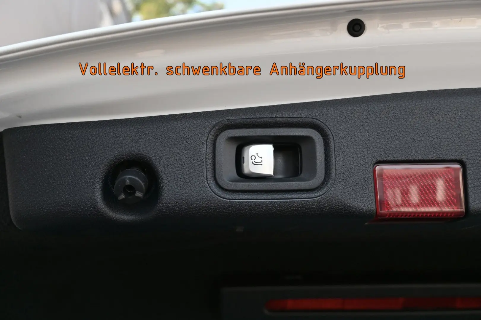 E 220 d 4MATIC Exclusive  AHK PANO STANDHEIZUNG