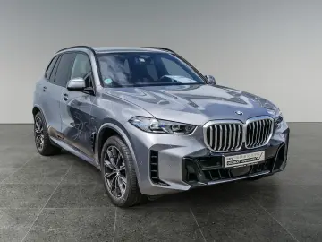 X5 XDR 30D Iconic Glow  HK   M Sport AHK