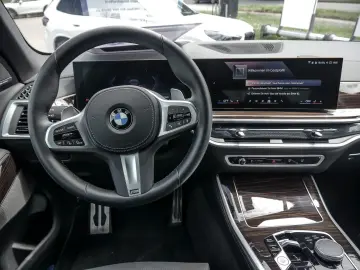 X5 XDR 30D Iconic Glow  HK   M Sport AHK