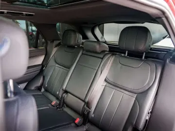 Range Rover Sport P440e Dynamic SE - Firenze Red