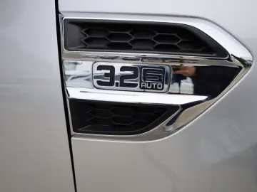 Ford Ranger Cabina Dubla si Hardtop 3.2D 200CP