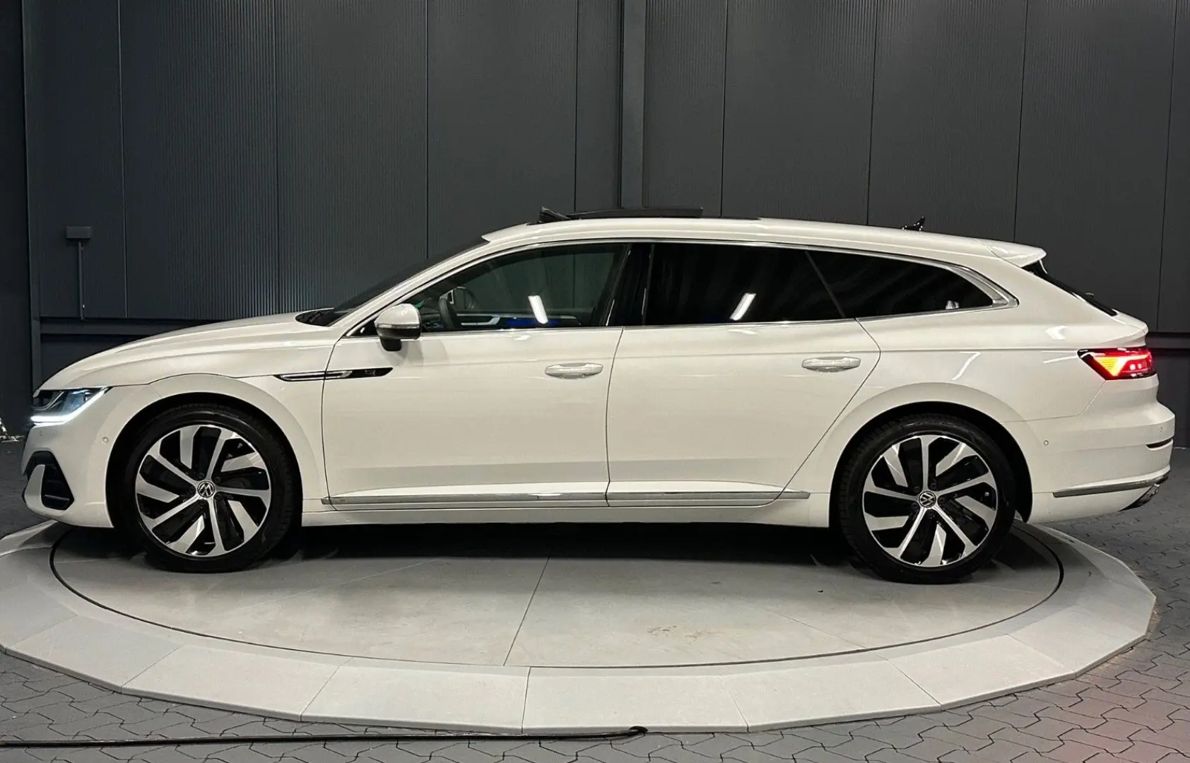 Arteon Shooting Brake R-Line 4Mot. 19Zoll PANORA
