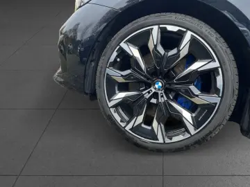 540d xdr M Sport Pro DA-Pr PA  Stand B W Pano