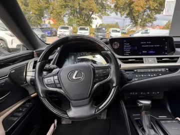 ES 300 h Luxury Line SHZ ACC HUD MATRIX-LED 360