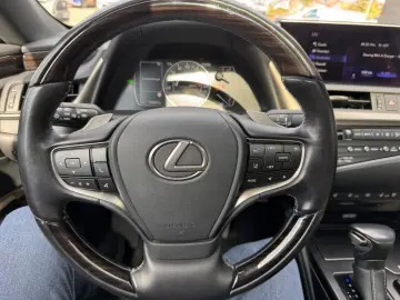ES 300 h Luxury Line SHZ ACC HUD MATRIX-LED 360
