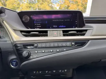 ES 300 h Luxury Line SHZ ACC HUD MATRIX-LED 360