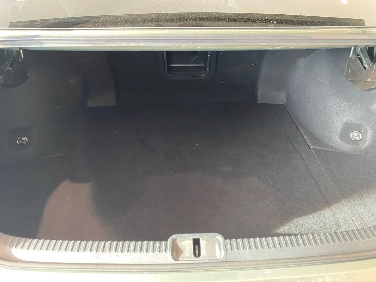 ES 300 h  Bi-LED HUD Leder 360 GSD Levinson ACC