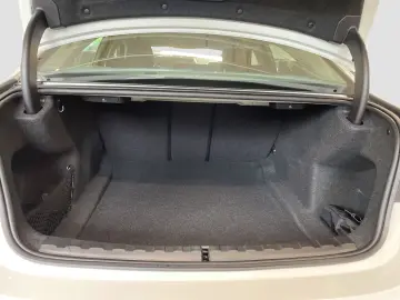 318i Limousine Navi AHK PDC Driv.Assist HiFi