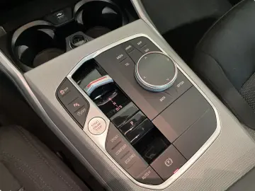 318i Limousine Navi AHK PDC Driv.Assist HiFi