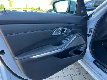 330i M-Sport Shadow PANO HUD Mem. Adap.LED DAP