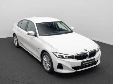 330e GeschwindigReg PDC CockpitPlus DAB Sport