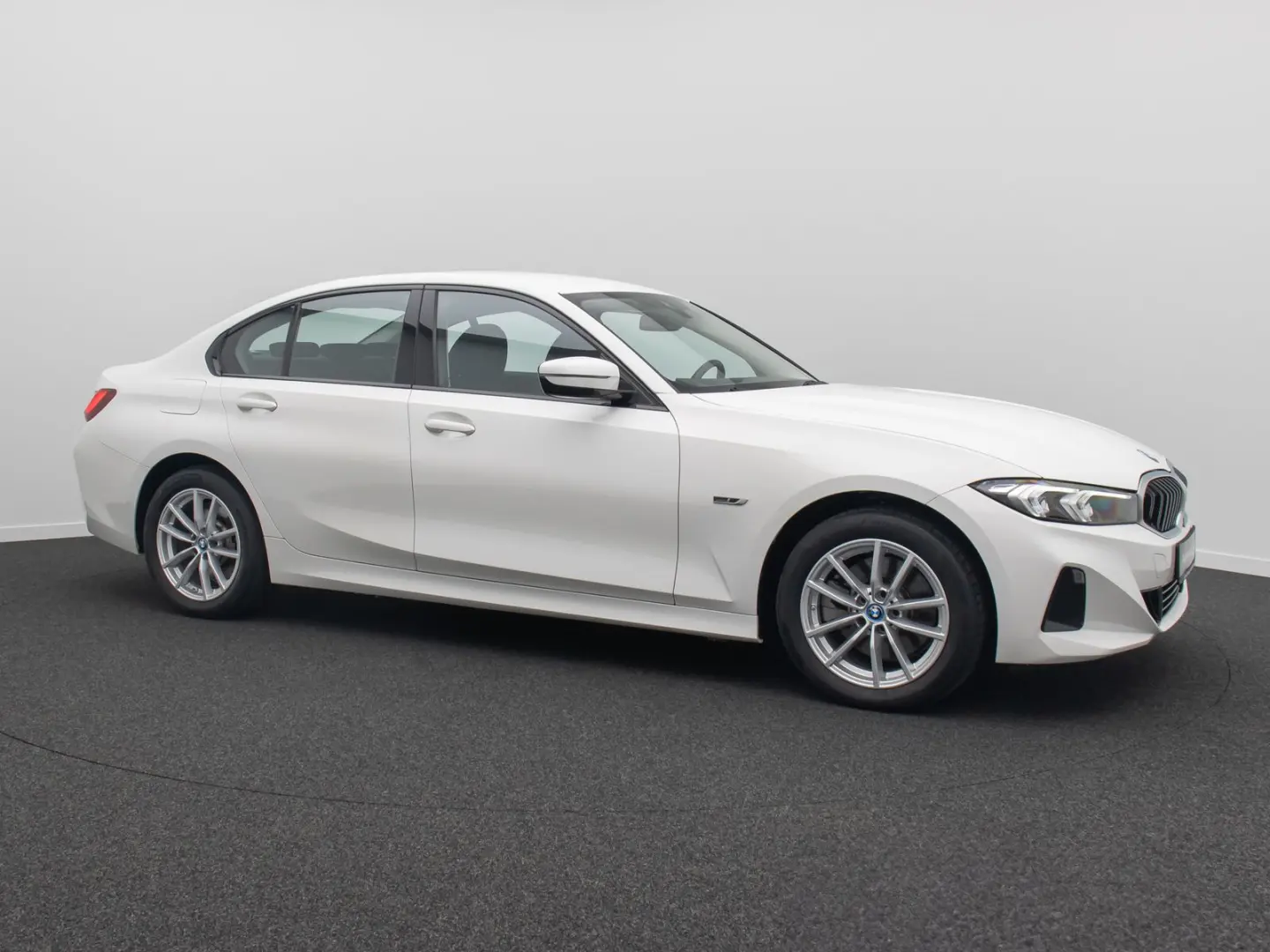 330e GeschwindigReg PDC CockpitPlus DAB Sport