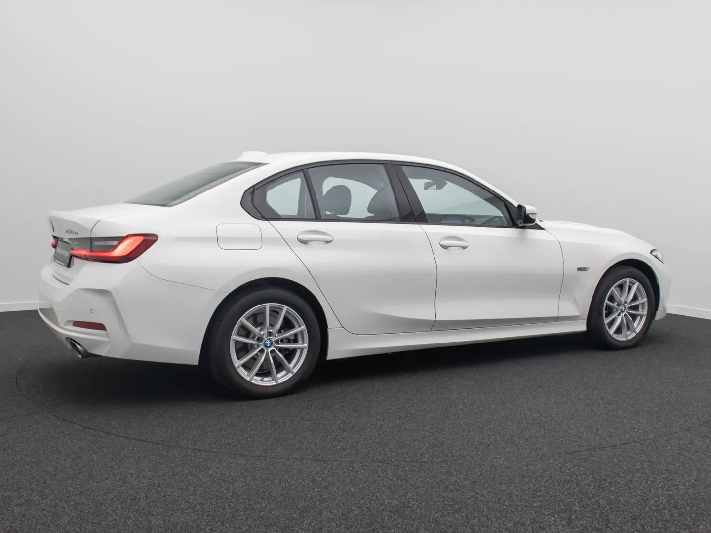 330e GeschwindigReg PDC CockpitPlus DAB Sport