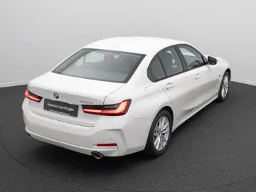 330e GeschwindigReg PDC CockpitPlus DAB Sport