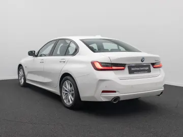 330e GeschwindigReg PDC CockpitPlus DAB Sport