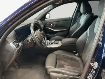 330i Aut.  M-Sport  AHK  Glasd.  LED