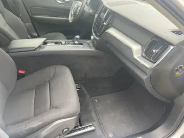 XC60 B4 2WD Momentum Mild-Hybrid Autom. Navigati