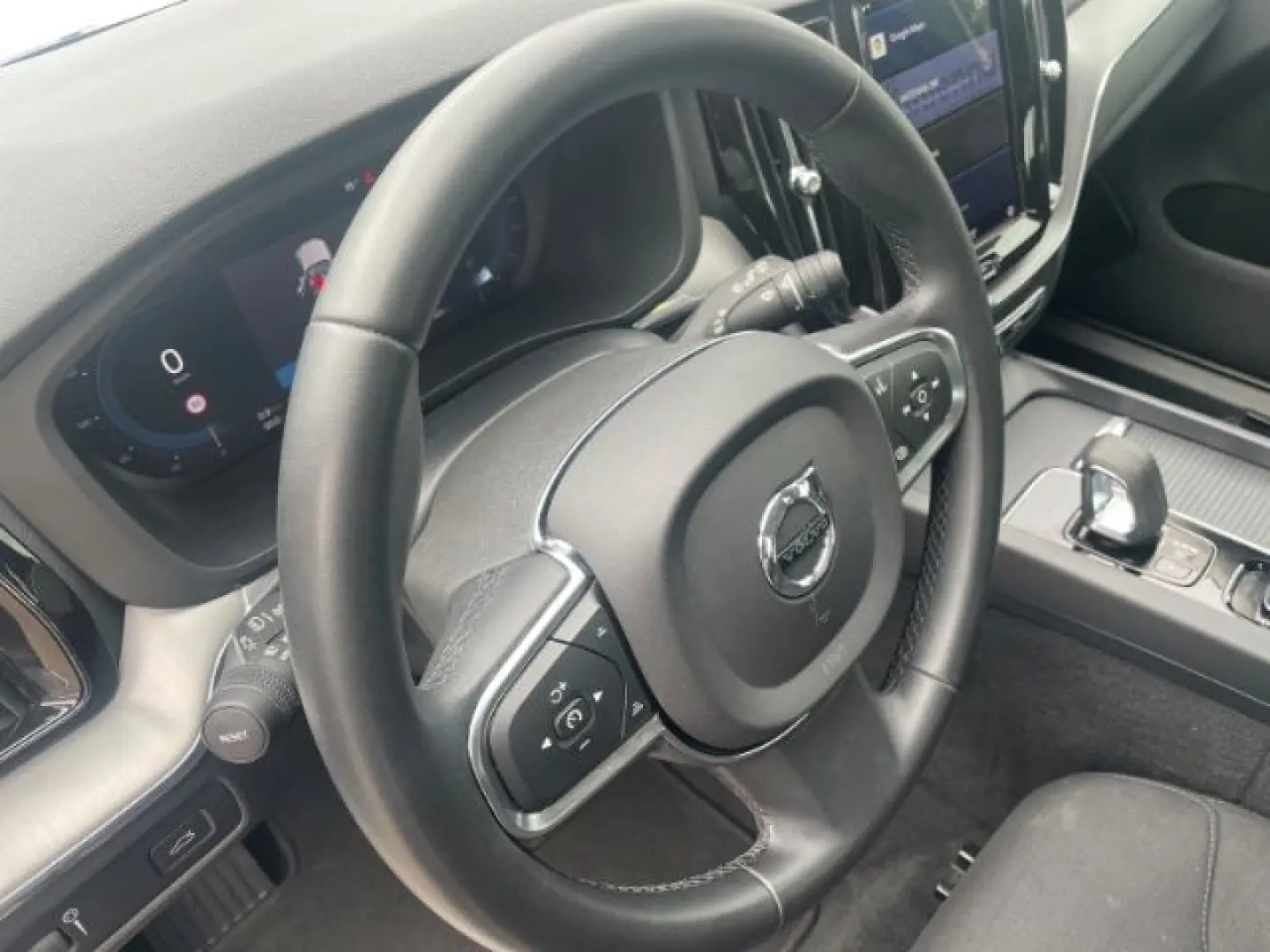 XC60 B4 2WD Momentum Mild-Hybrid Autom. Navigati
