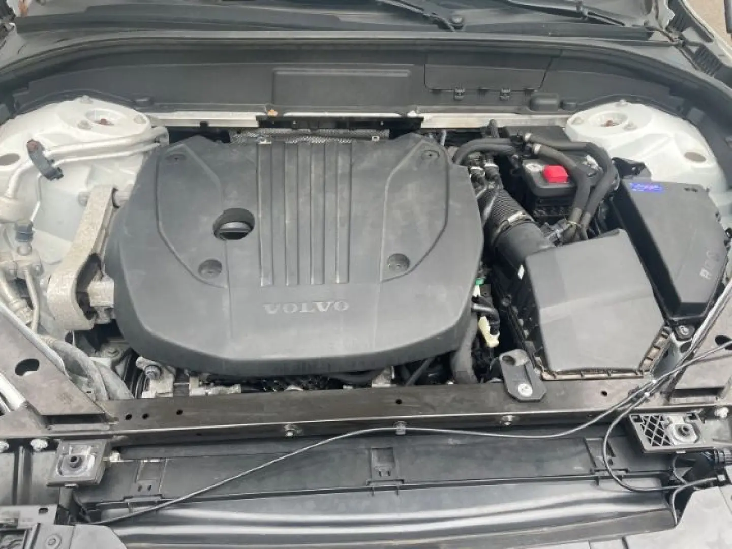 XC60 B4 2WD Momentum Mild-Hybrid Autom. Navigati