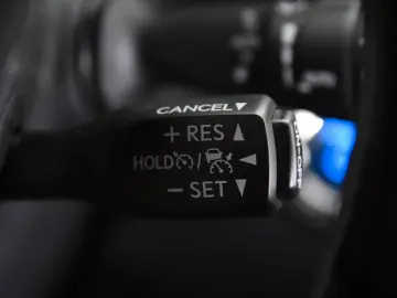 C-HR 1.8-l-VVTi Hybrid Club  1.Hand AHK