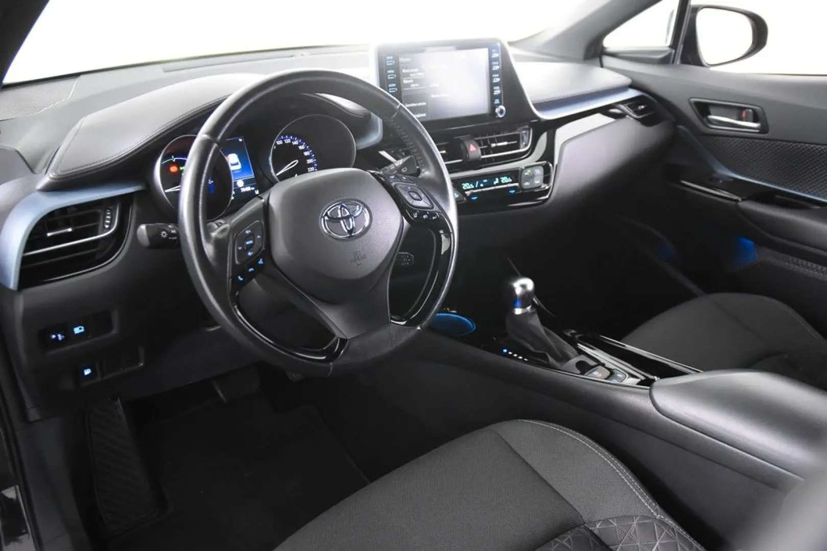C-HR 1.8-l-VVTi Hybrid Club  1.Hand AHK