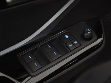 C-HR 1.8-l-VVTi Hybrid Club  1.Hand AHK