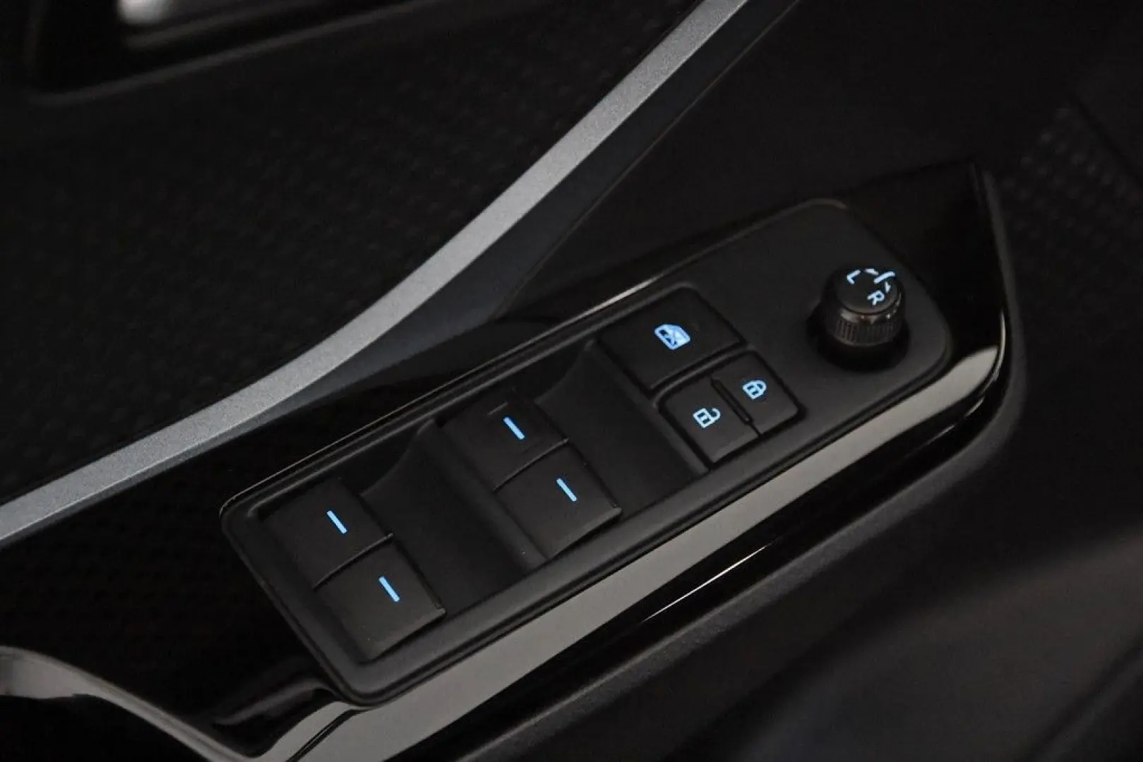 C-HR 1.8-l-VVTi Hybrid Club  1.Hand AHK