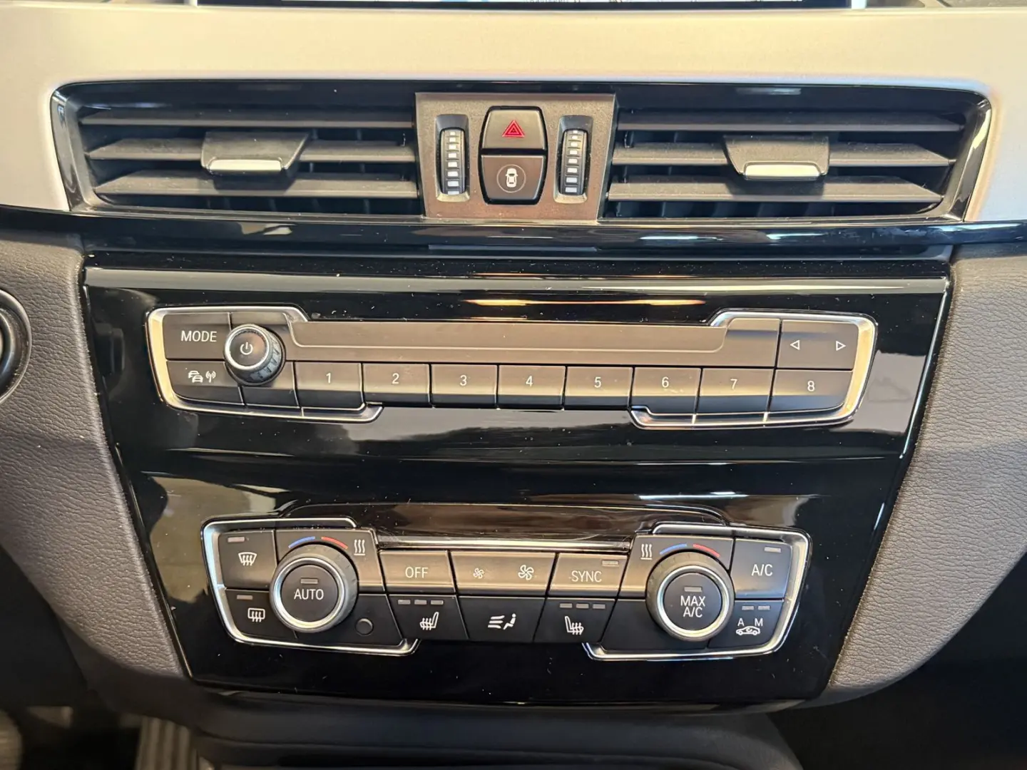 X1 xDrive Advantage Pano DAB Navi SHZ LED PDC