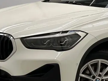 X1 xDrive18d Navi Parkassist Sportsitze LED