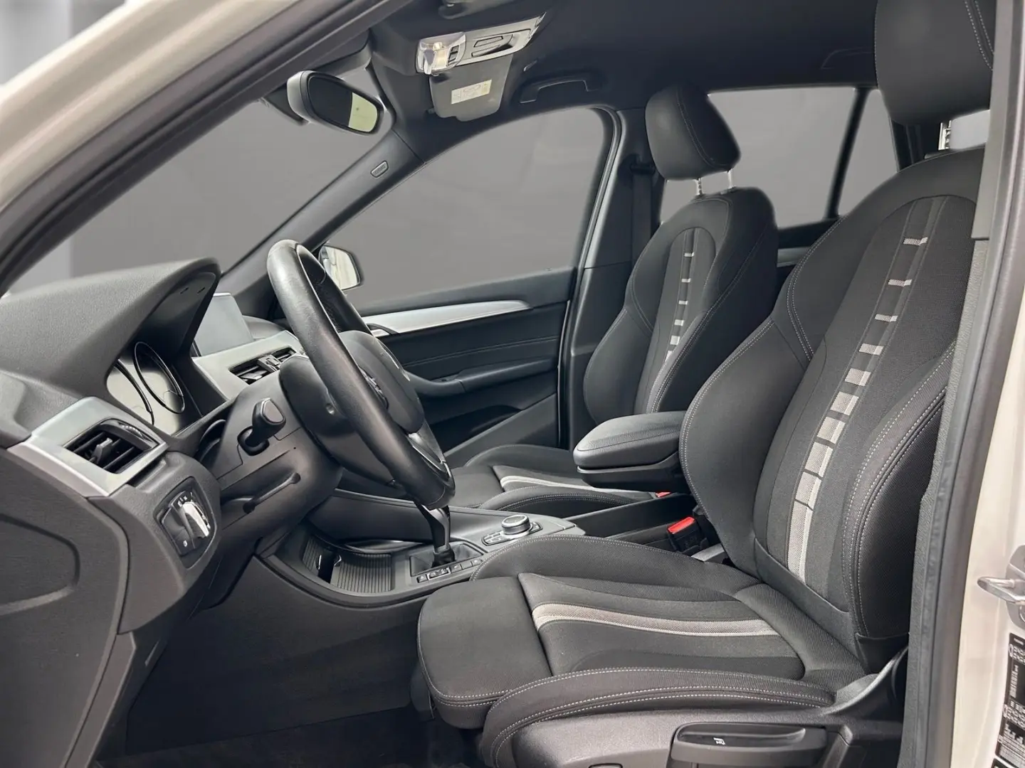 X1 xDrive18d Navi Parkassist Sportsitze LED